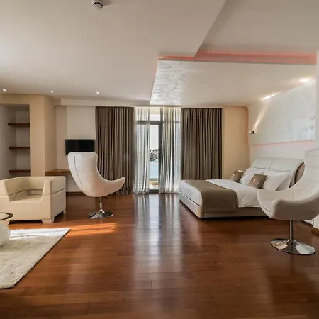 Rafaelo Deluxe & Hotel 5*