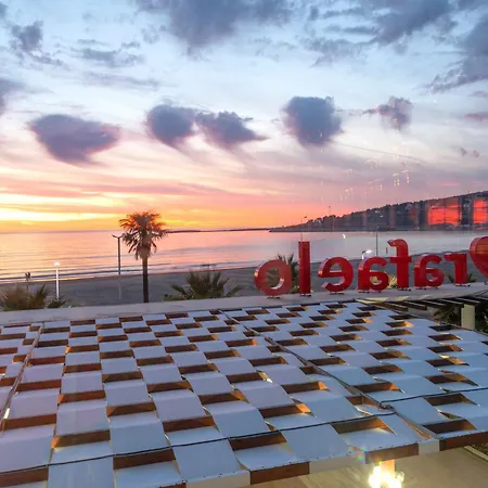 Rafaelo Deluxe & Hotell 5*